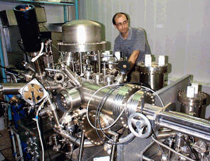 Electron spectrometer VG ESCALAB HP (“Vacuum Generators”, Great Britain)